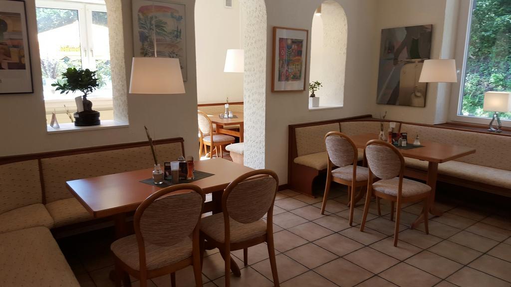Hotel Bergische Schweiz Velbert Bagian luar foto