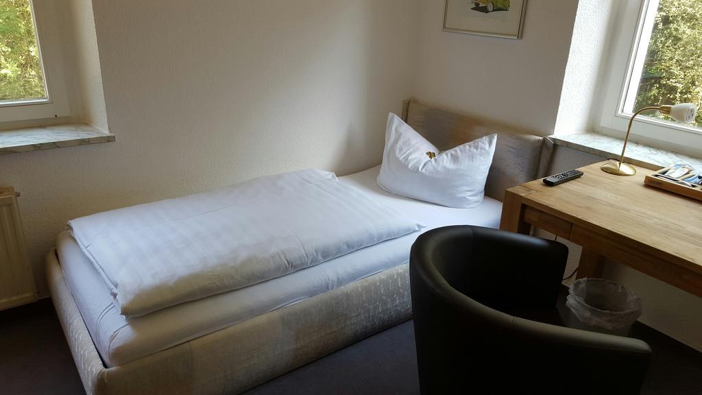 Hotel Bergische Schweiz Velbert Bagian luar foto