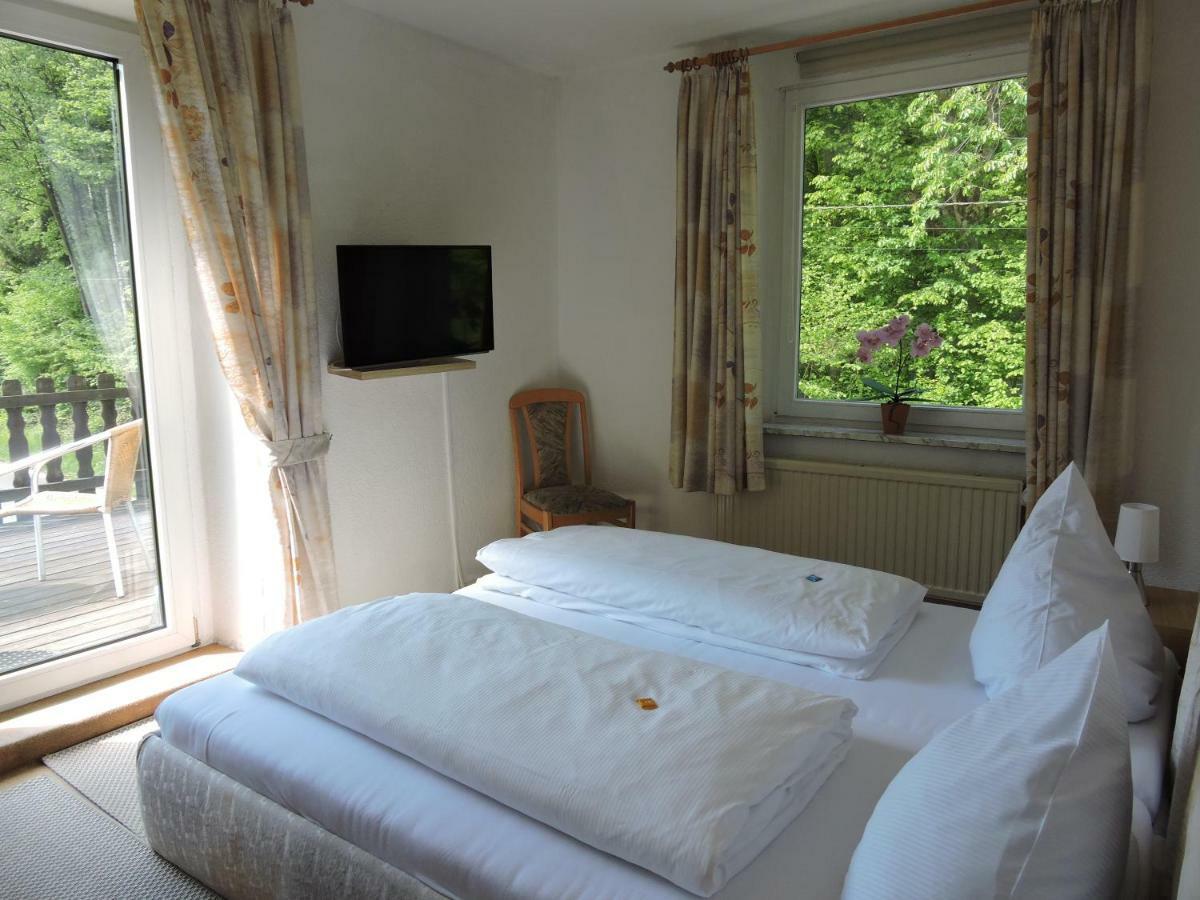 Hotel Bergische Schweiz Velbert Bagian luar foto