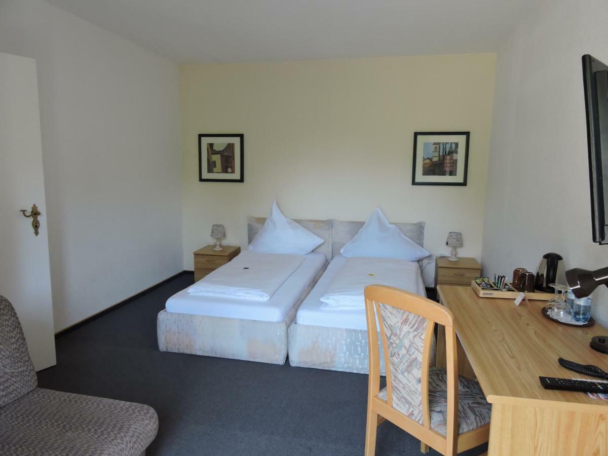 Hotel Bergische Schweiz Velbert Bagian luar foto