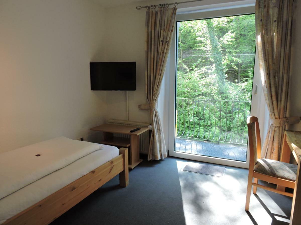 Hotel Bergische Schweiz Velbert Bagian luar foto