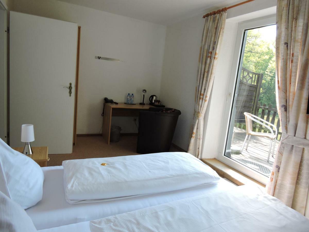 Hotel Bergische Schweiz Velbert Bagian luar foto