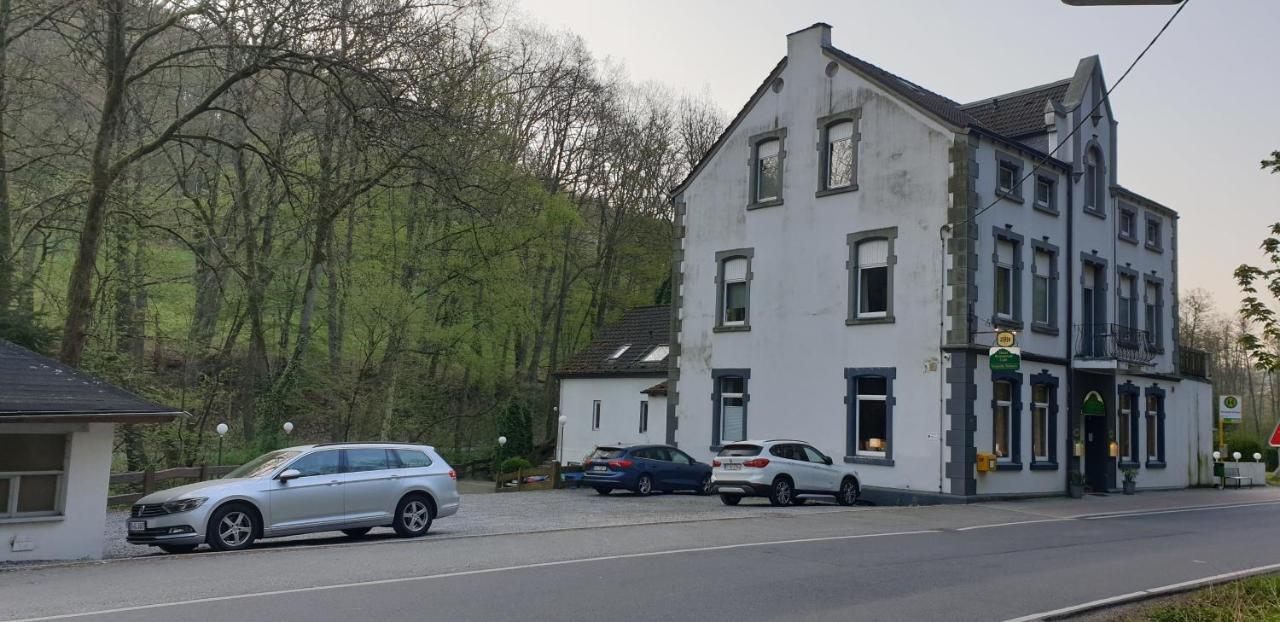 Hotel Bergische Schweiz Velbert Bagian luar foto